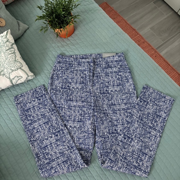 NWT Chicos Brigitte Blue Grid So Slimming Slim Leg Pant  Sz 6T - Picture 3 of 11